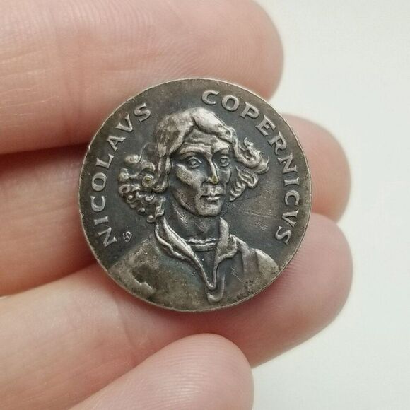 Vintage Nicolaus Copernicus Polish Renaissance Mathematician Pin, Silver Tone - Picture 6 of 6